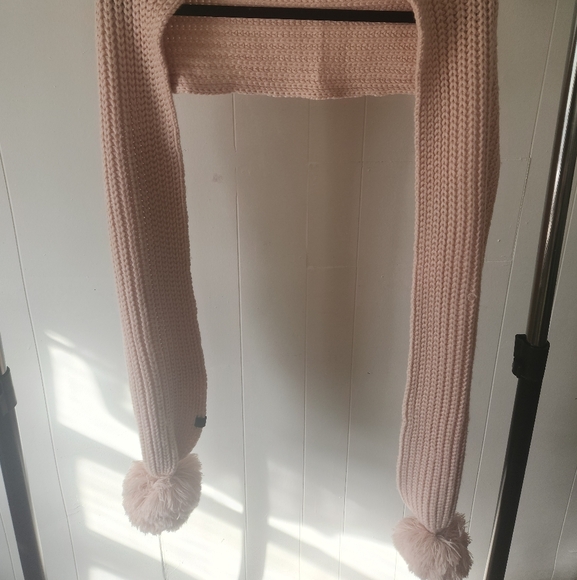 Karl Lagerfeld Soft Pink Knit Scarf - Picture 1 of 5